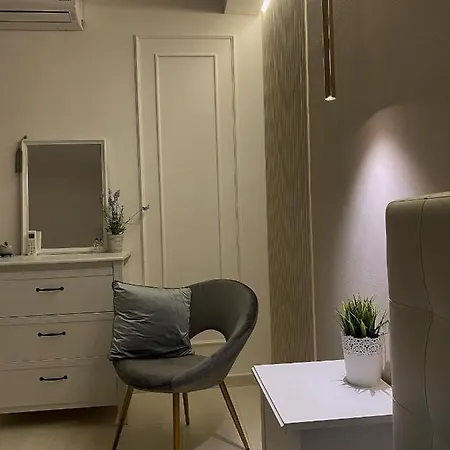 Il Glicine Luxury Apartment San Pietro al Tanagro